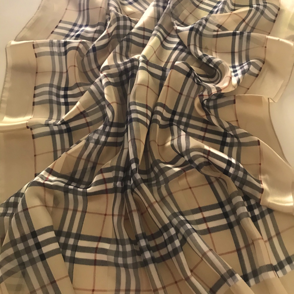 FAUX Burberry scarf
